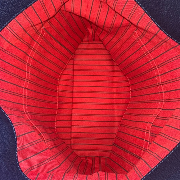 Louis Vuitton Authentic Leather Melie M. Emp. Marine Rouge Navy Blue & Red Bag - Picture 12 of 14